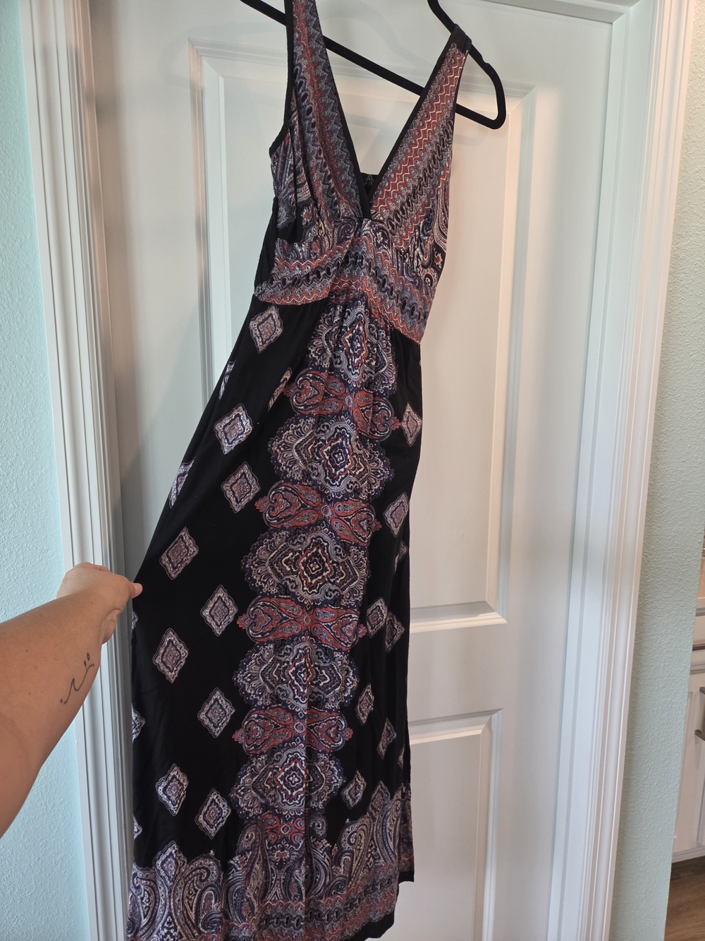 Angie Boho Paisley Maxi Dress Small Black Sleeveless Empire Waist Flowy Festival - Picture 3 of 7